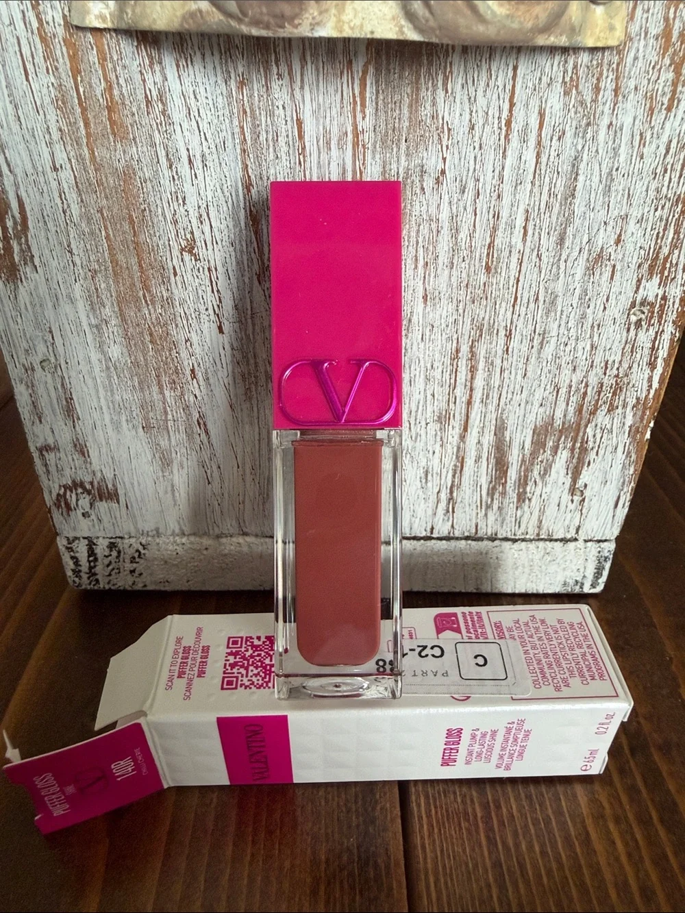 Valentino Puffer Gloss 140R color DISCONTINUED COLOR!! full size
